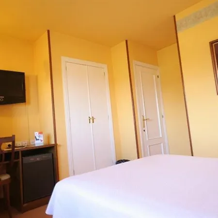 Oviedo Hotel 3*