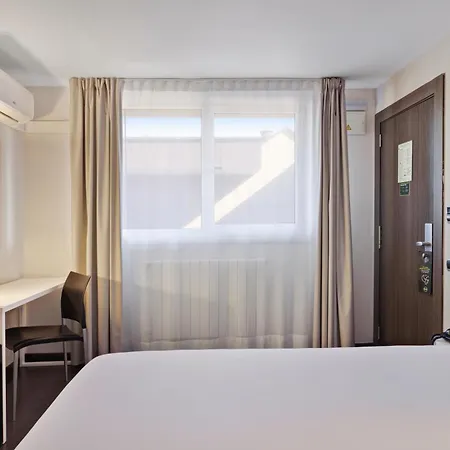 Hotel Oviedo Viella (Siero)