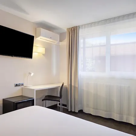 Hotel Oviedo Viella (Siero)