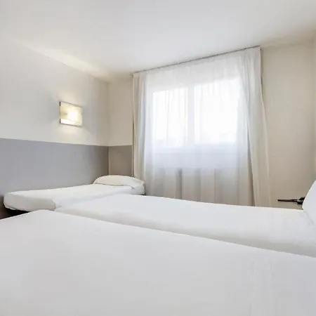 Otel Oviedo 3*